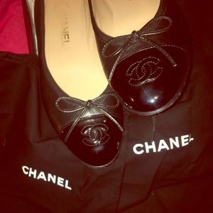 Authentic Chanel calf and patent black flats